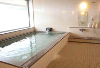 旅館のような浴室で勉強の疲れをリフレッシュ