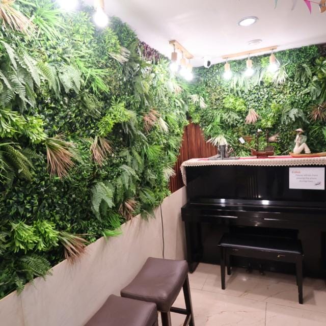 ラウンジ