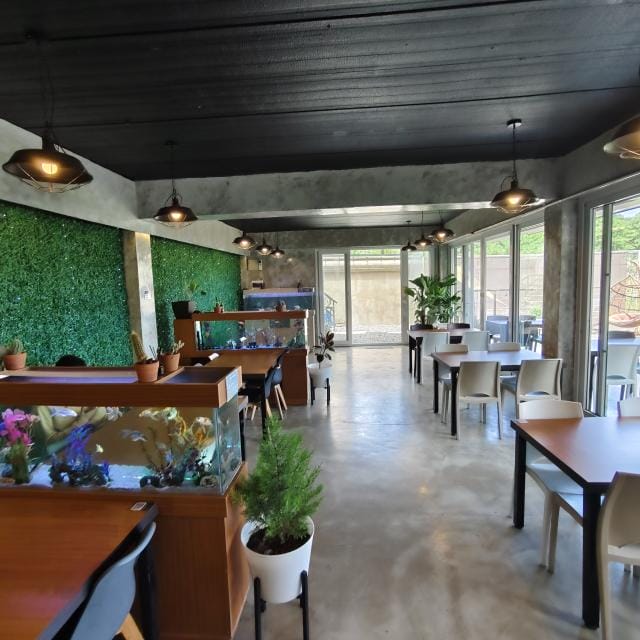 カフェ（AQUA GARDEN）