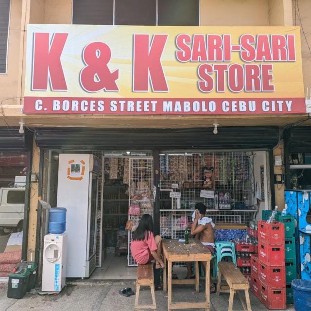 飲食店(Sari Sari shop)（徒歩5分圏内）