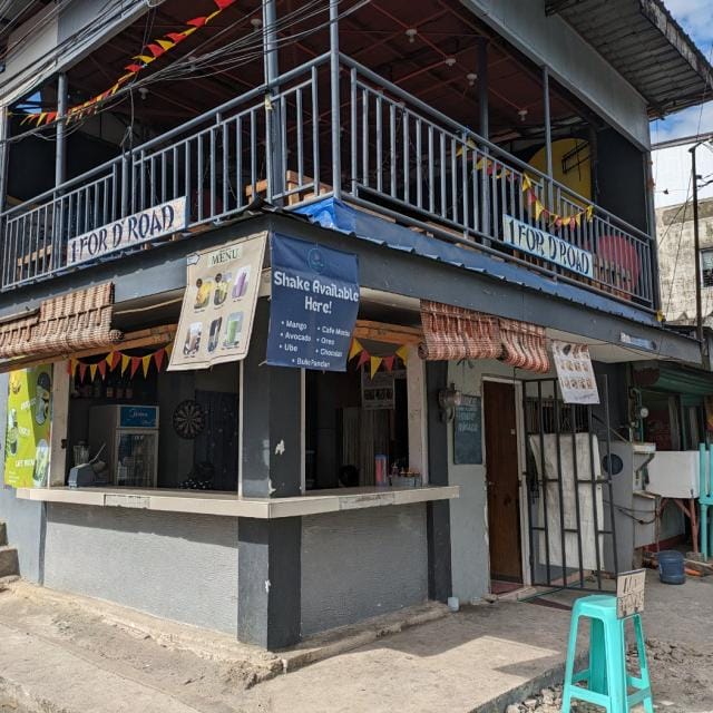 飲食店(Sari Sari shop)（徒歩5分圏内）