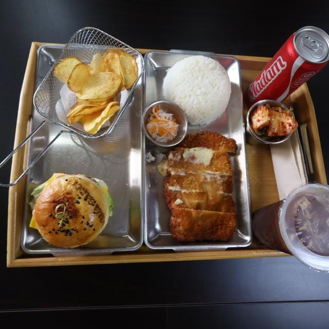 カフェ（AQUA GARDEN）