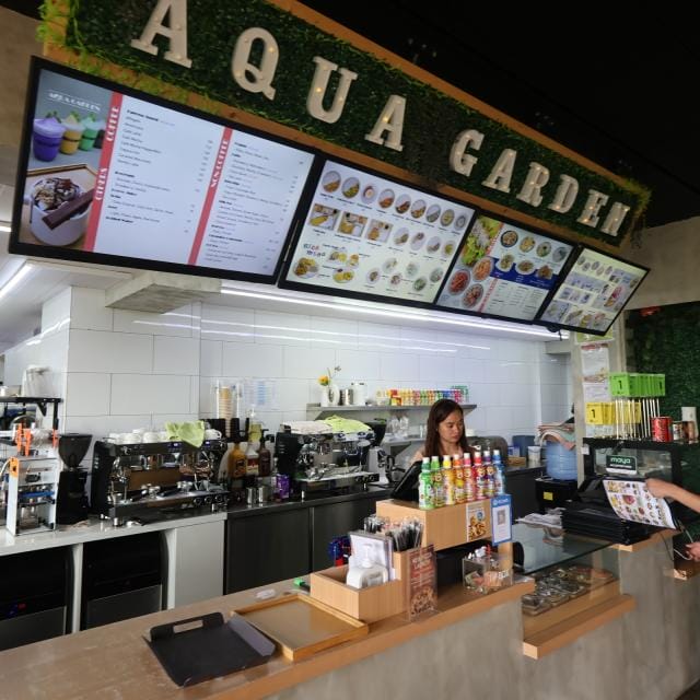 カフェ（AQUA GARDEN）