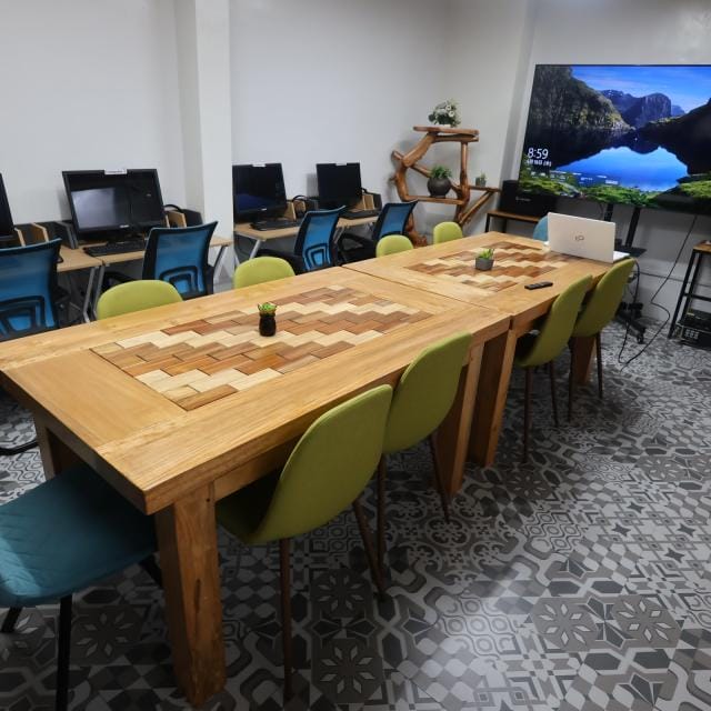ラウンジ