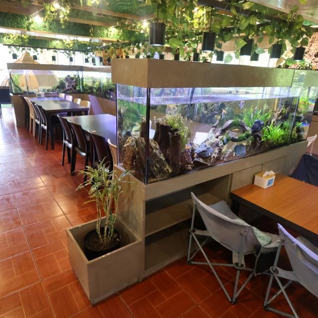 カフェ（AQUA GARDEN）