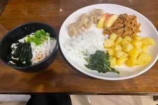 日本人マネージャーが献立を調整