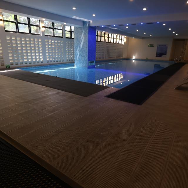 屋内プール
