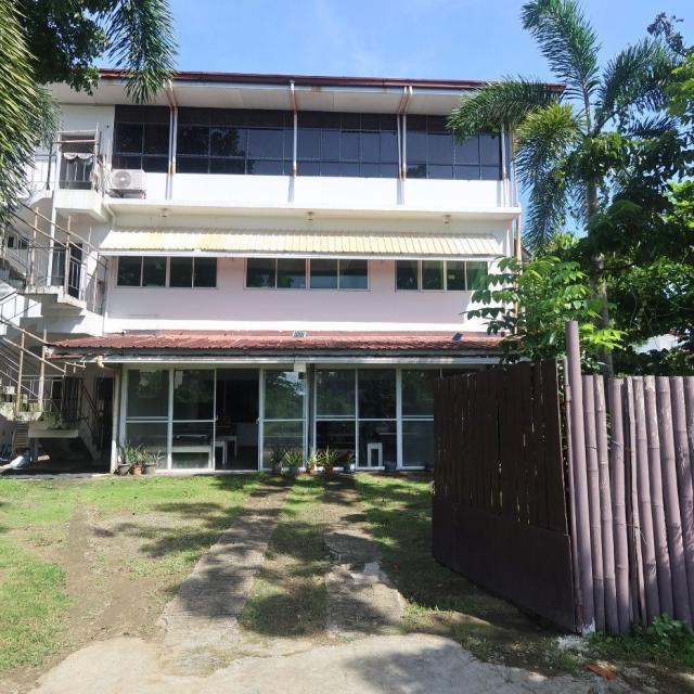 学校外観