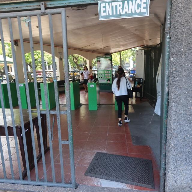 ラサール大学ゲート