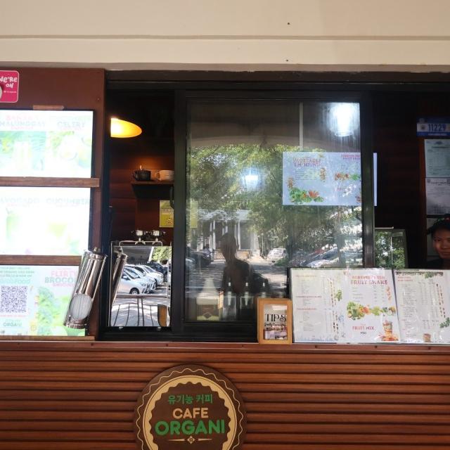 ラサール大学カフェ