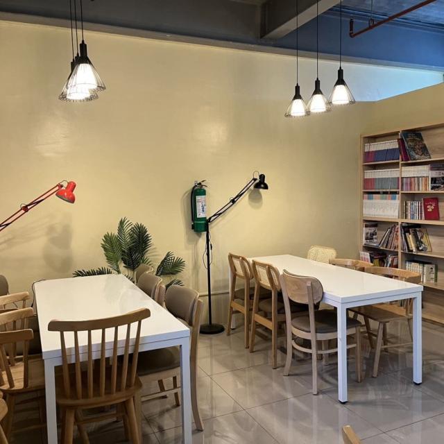ラウンジ