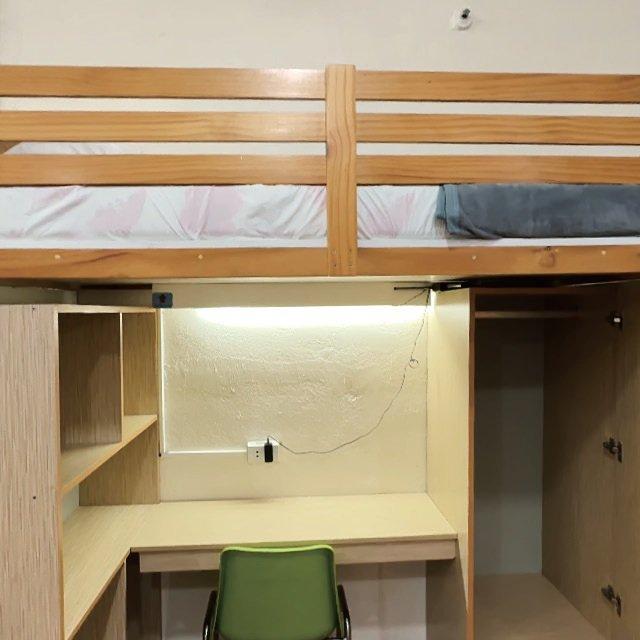 学生寮6人部屋