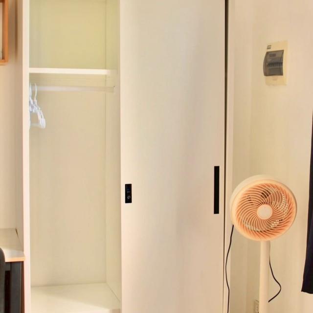 ファミリーDeluxe 2人部屋/3人部屋（1クイーンベッド+2シングルベッド）