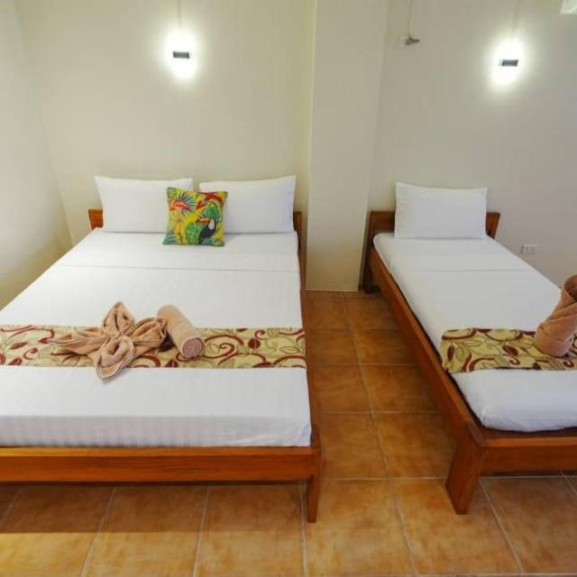 Feliness Hotel / 3-Star Hotel