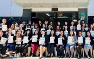 IELTS公式スコア7.0以上の講師が90名以上在籍