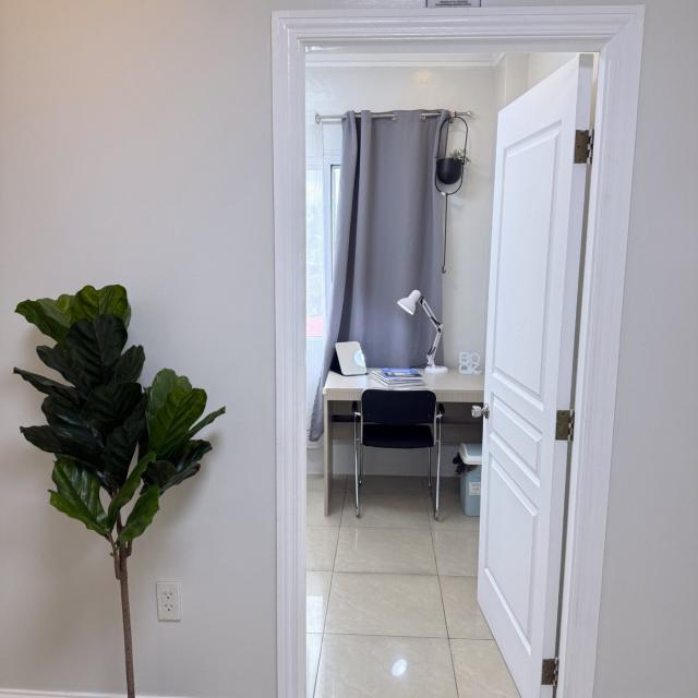Semi-Single Room