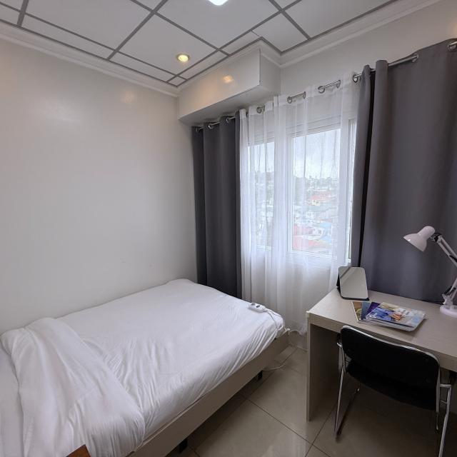 Semi-Single Room
