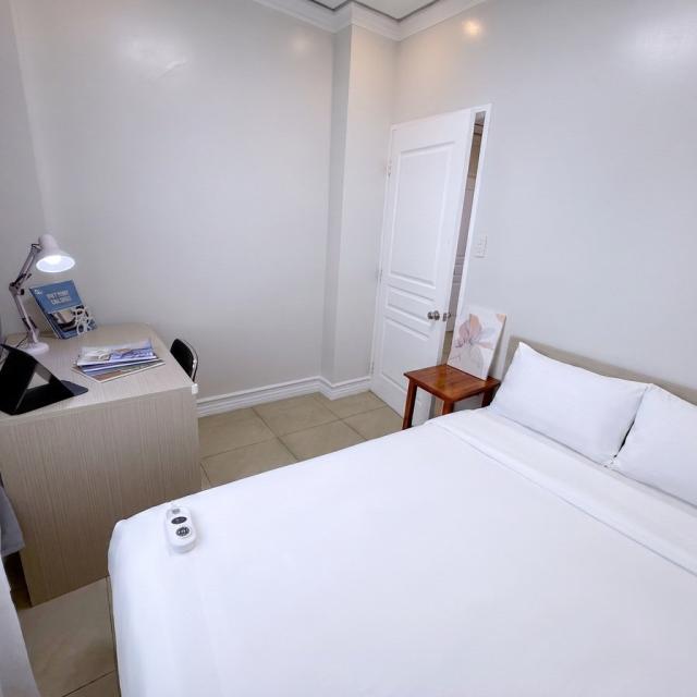 Semi-Single Room