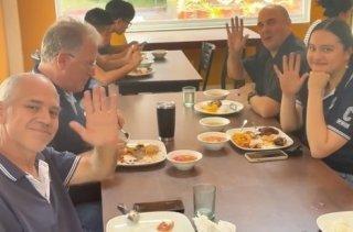 ネイティブ講師と食事できる