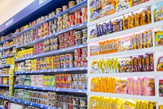校内で食事や買い物ができる便利な環境