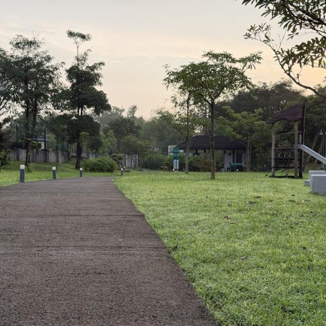 キャンパス遊歩道