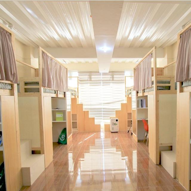 学生寮6人部屋